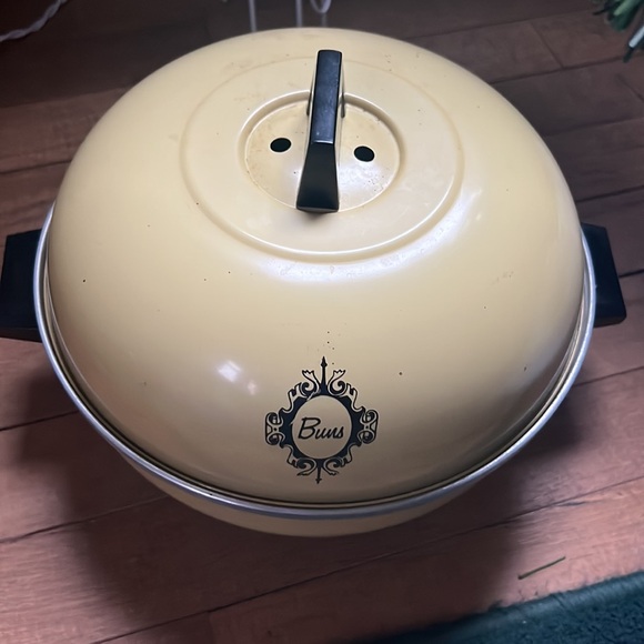 Vintage West Bend Serving Oven 3-Pc Multi-Purpose BUN WARMER & SERVER ~ USA - Picture 2 of 16